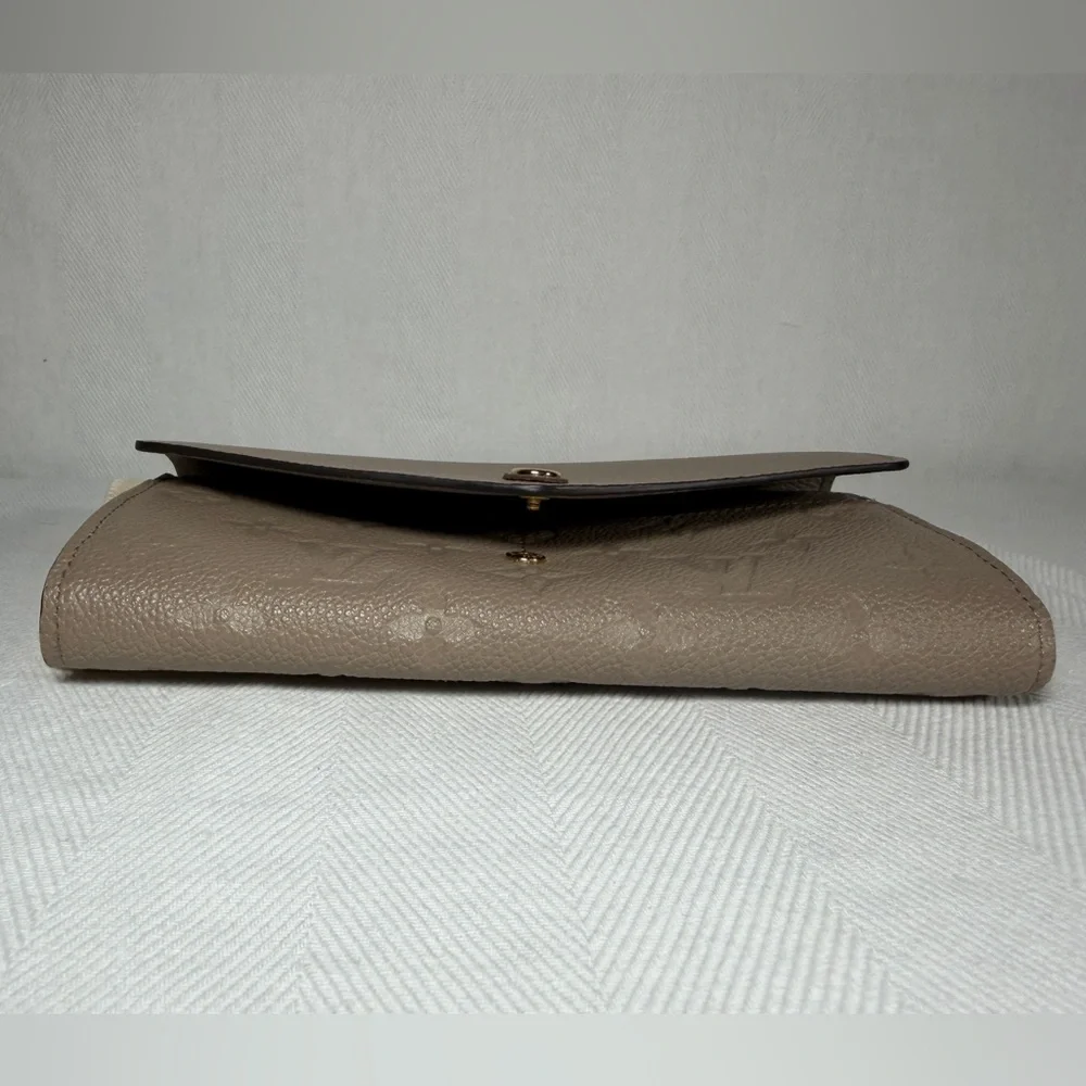 Louis Vuitton Sarah Wallet NM Tourterelle Grey Empreinte - Picture 5 of 9
